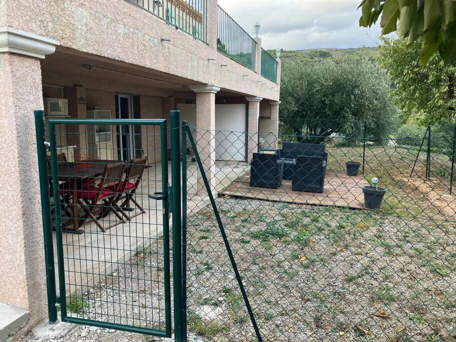 Appartement Le Jutini Caunes-Minervois ภายนอก รูปภาพ